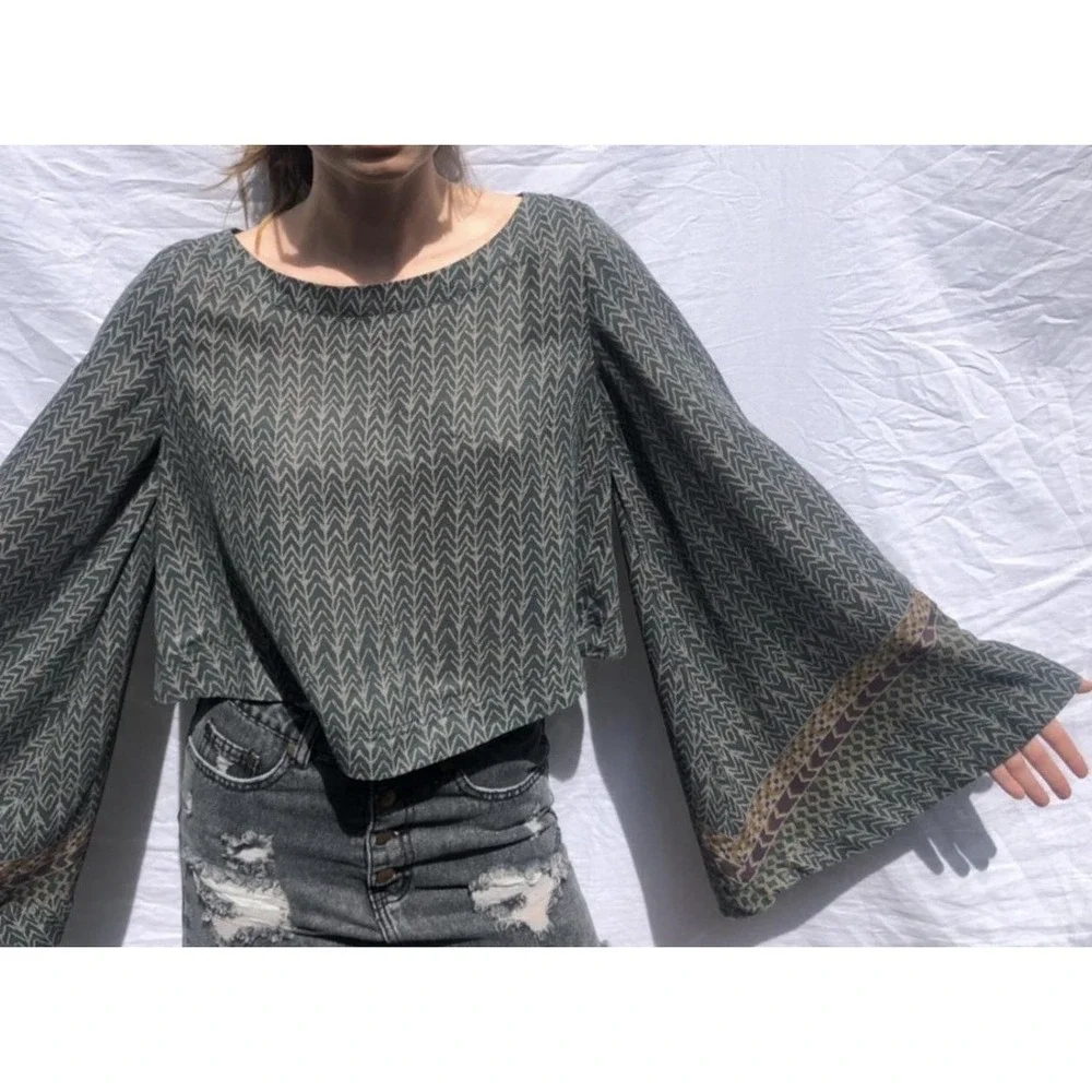 Free People Sz S Stars Aligned Patterned Bell Sleeve Crop Blouse Boxy Top Jade